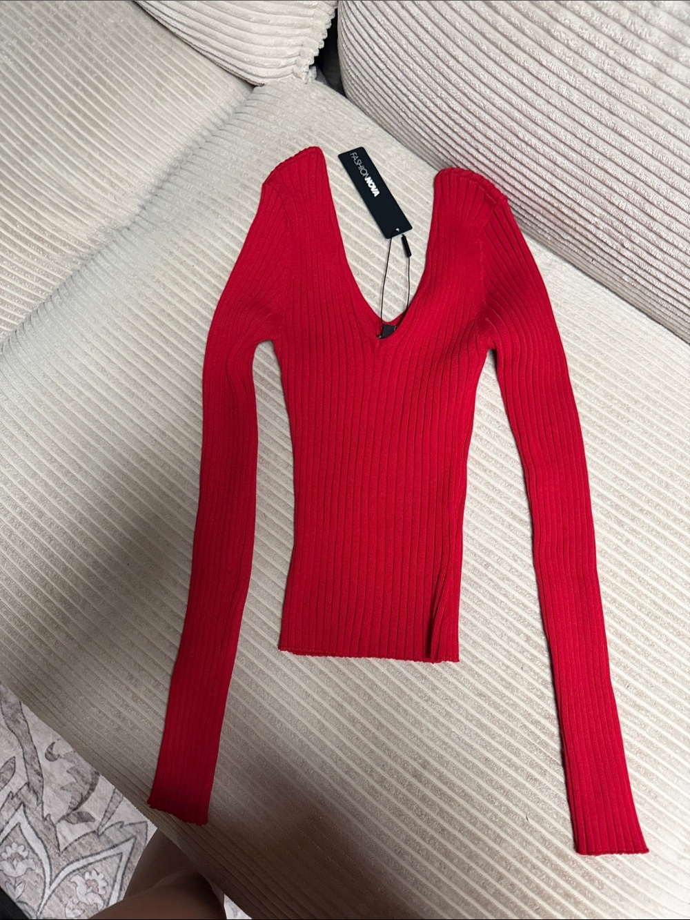 Fashion Nova Red Ribbed V-Neck Slim Sweater